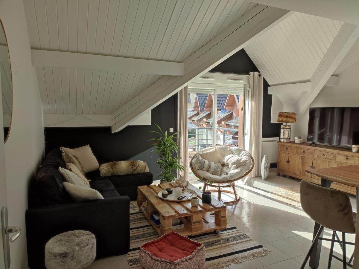 Appartement Plein Centre Village, Vue Montagnes, Proximite Immediate Lac Doussard Exterior foto